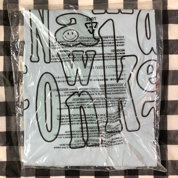 Chinatown Market Smiley UV Activated Groovy Tee - Picture 4 of 4